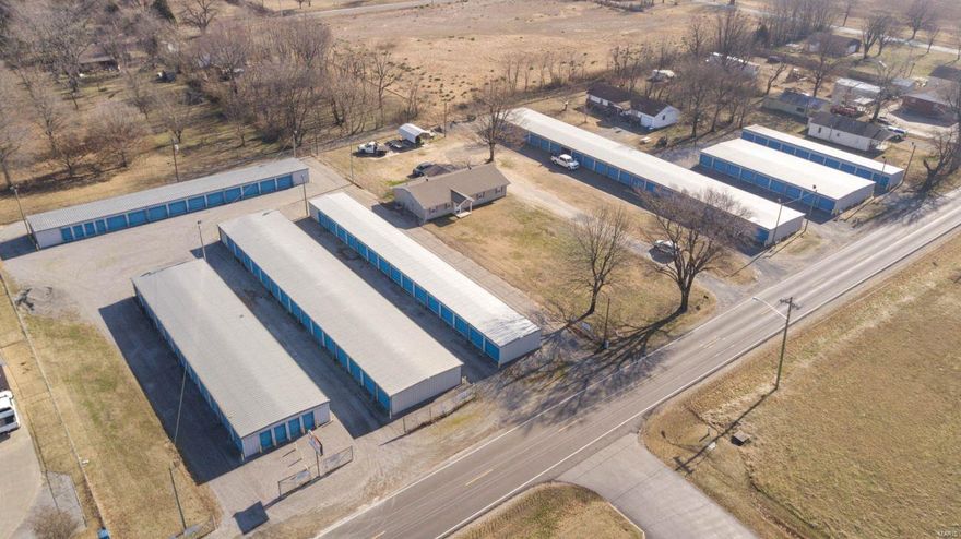 AA Storage is an established self-storage facility located in Miner, Missouri with a 20+ year track record of serving the Sikeston area. This facility features 374 drive-up units totaling 53,580 net rentable square feet including an additional income-producing residence. The site features nearly 0.5 acres of unimproved land and expansion room ideal for outdoor parking, providing this deal with significant upside.