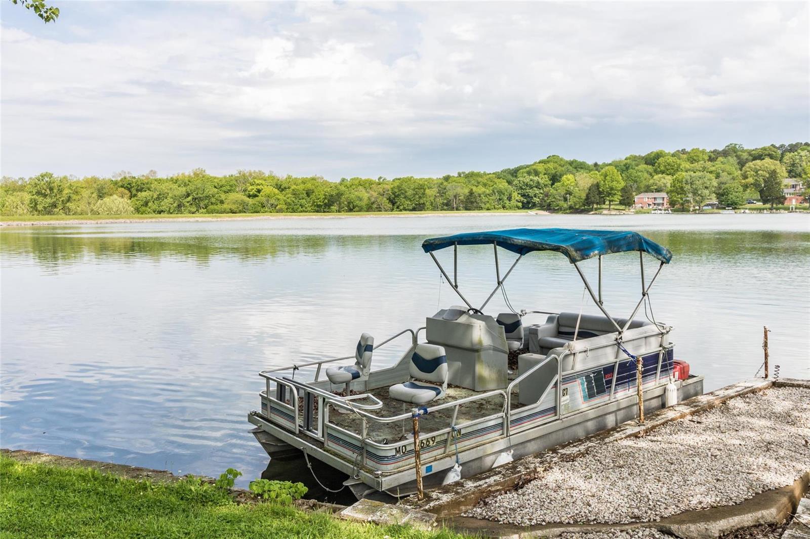 Lake Montowese 01 - Residential