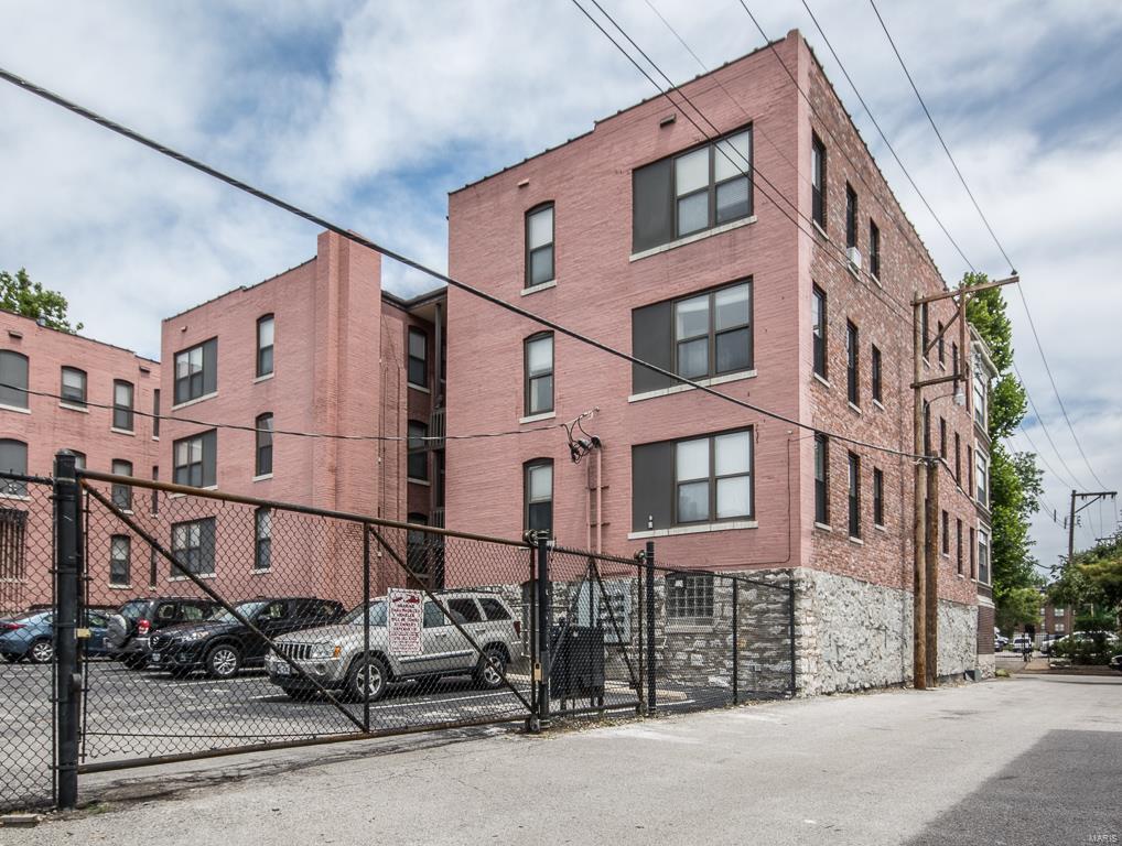 Traymoor 3 Condo - Residential