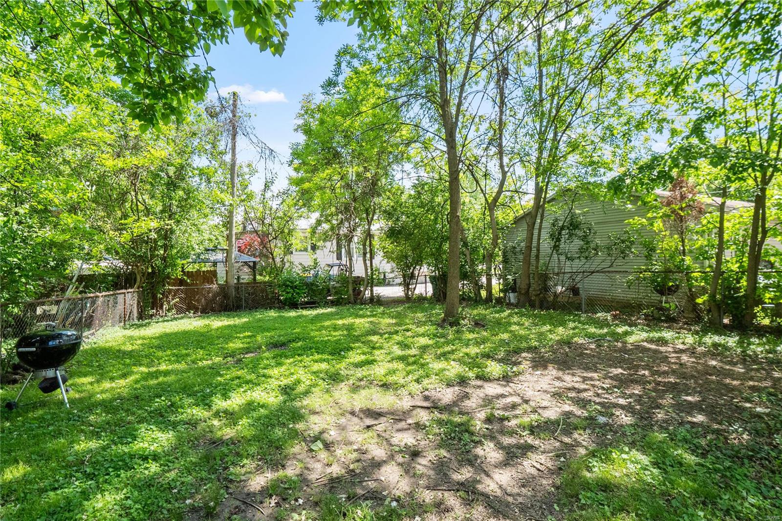 Webster Groves, Missouri 63119, United States, 2 Bedrooms Bedrooms, ,2 BathroomsBathrooms,Residential,Pending,57870