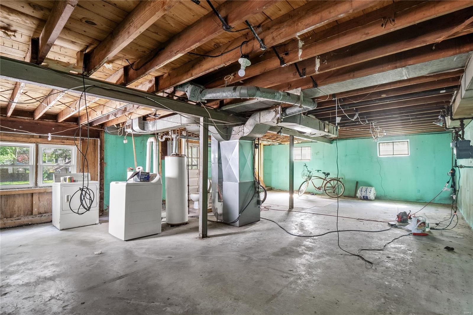 Webster Groves, Missouri 63119, United States, 2 Bedrooms Bedrooms, ,2 BathroomsBathrooms,Residential,Pending,57870