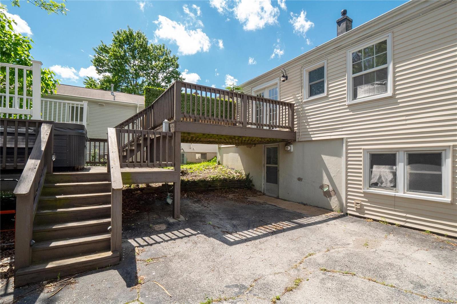 Webster Groves, Missouri 63119, United States, 2 Bedrooms Bedrooms, ,2 BathroomsBathrooms,Residential,Pending,57870