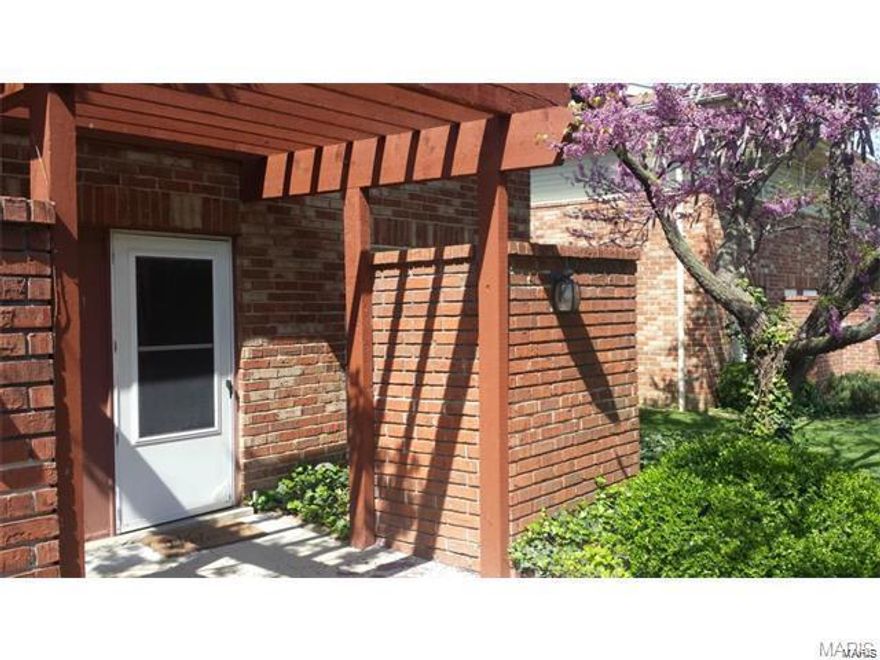 Perfect Town home in the perfect location..Close to the airport, stores, and easy access to highway 270 and 70.  This 2 Bedroom 1.5  Bath Condo is an end unit with a private patio available for rent immediately.  Landlord will consider a small discount for a 24 month lease. Community offers an in ground pool which is included.. Location: Corner Location, End Unit, Ground Level, Hwy/Interstate Frntg