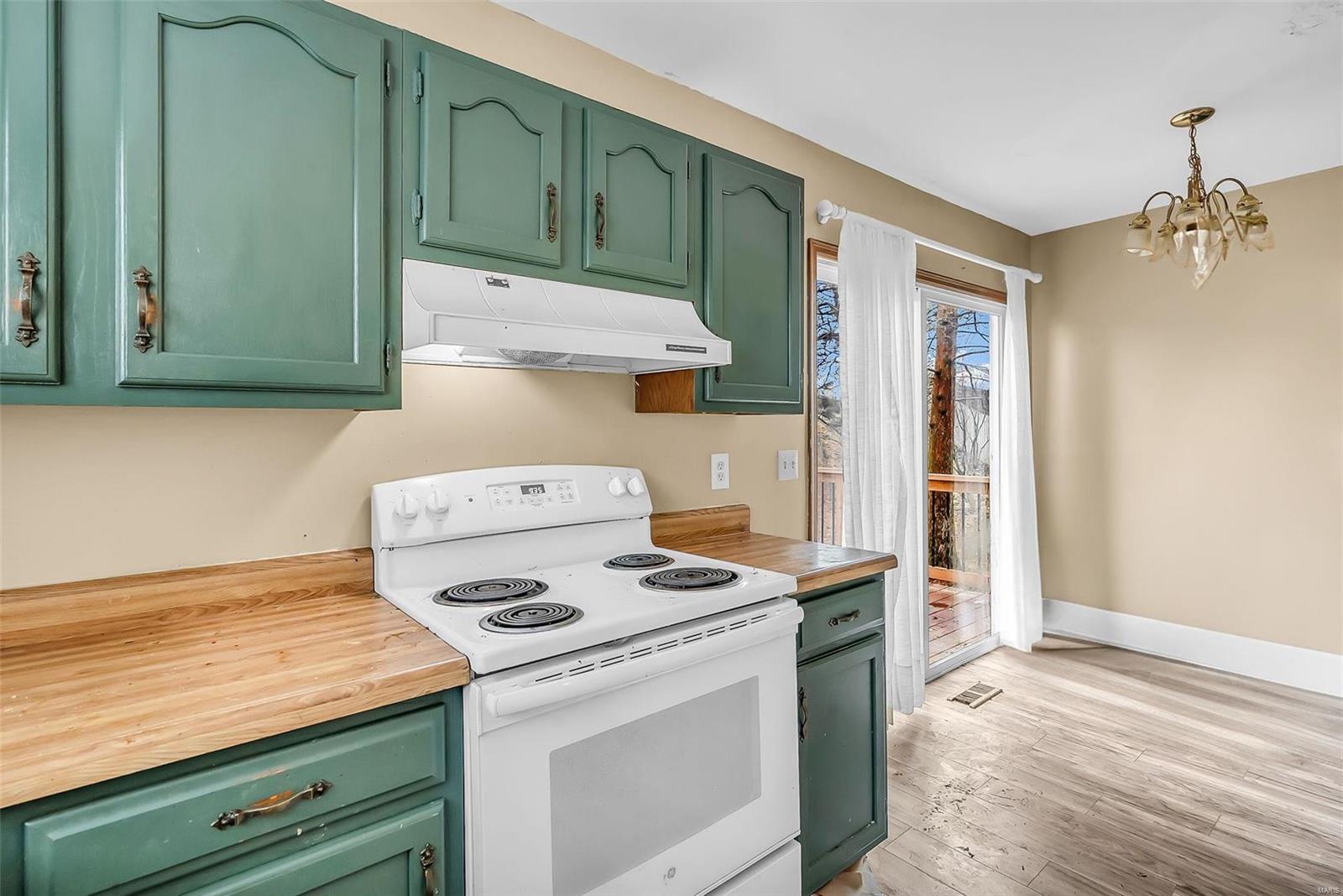 St Peters, Missouri 63376, United States, 3 Bedrooms Bedrooms, ,3 BathroomsBathrooms,Residential,Pending,25932