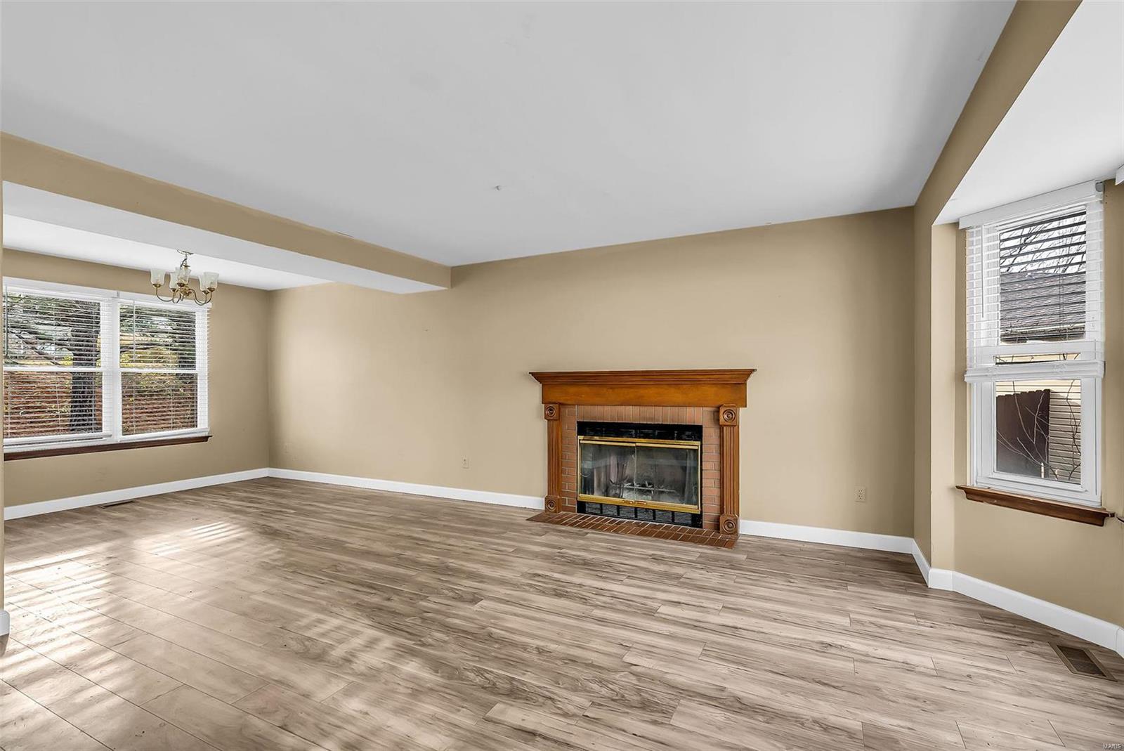 St Peters, Missouri 63376, United States, 3 Bedrooms Bedrooms, ,3 BathroomsBathrooms,Residential,Pending,25932