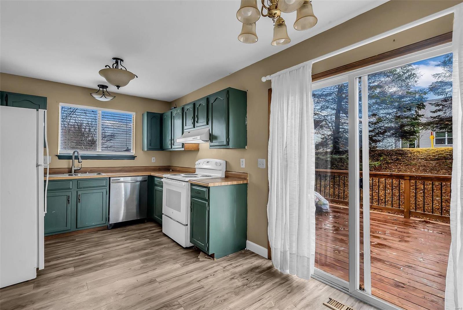 St Peters, Missouri 63376, United States, 3 Bedrooms Bedrooms, ,3 BathroomsBathrooms,Residential,Pending,25932