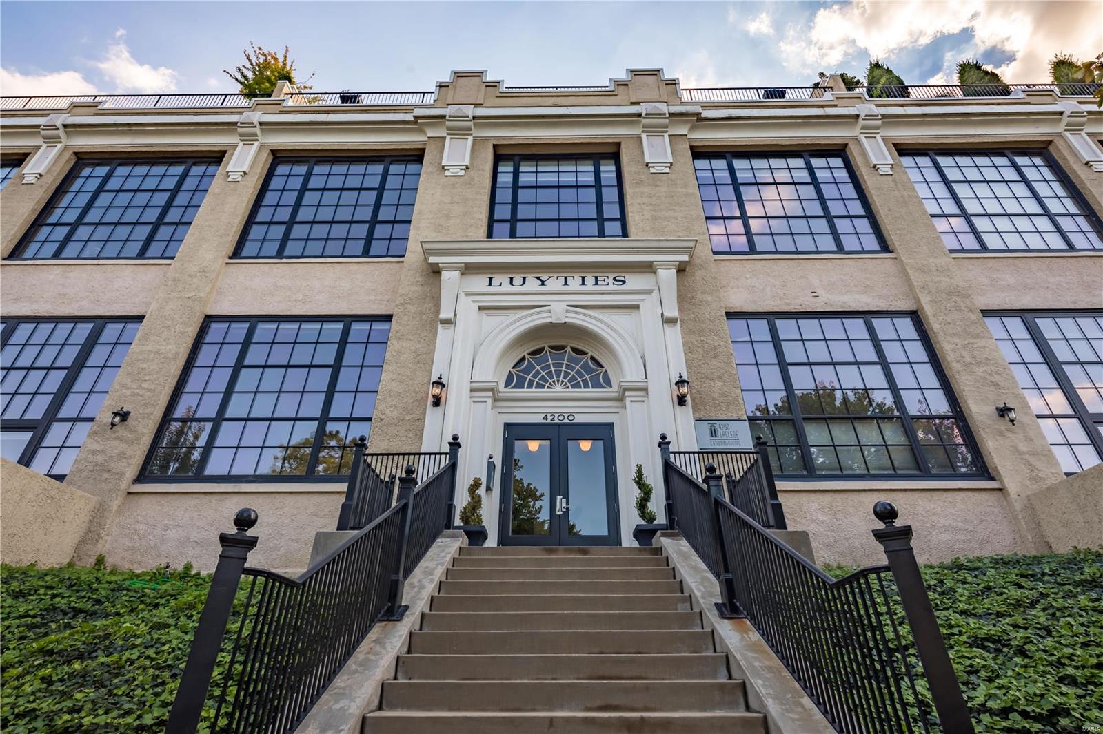 4200 Laclede Condo - Residential