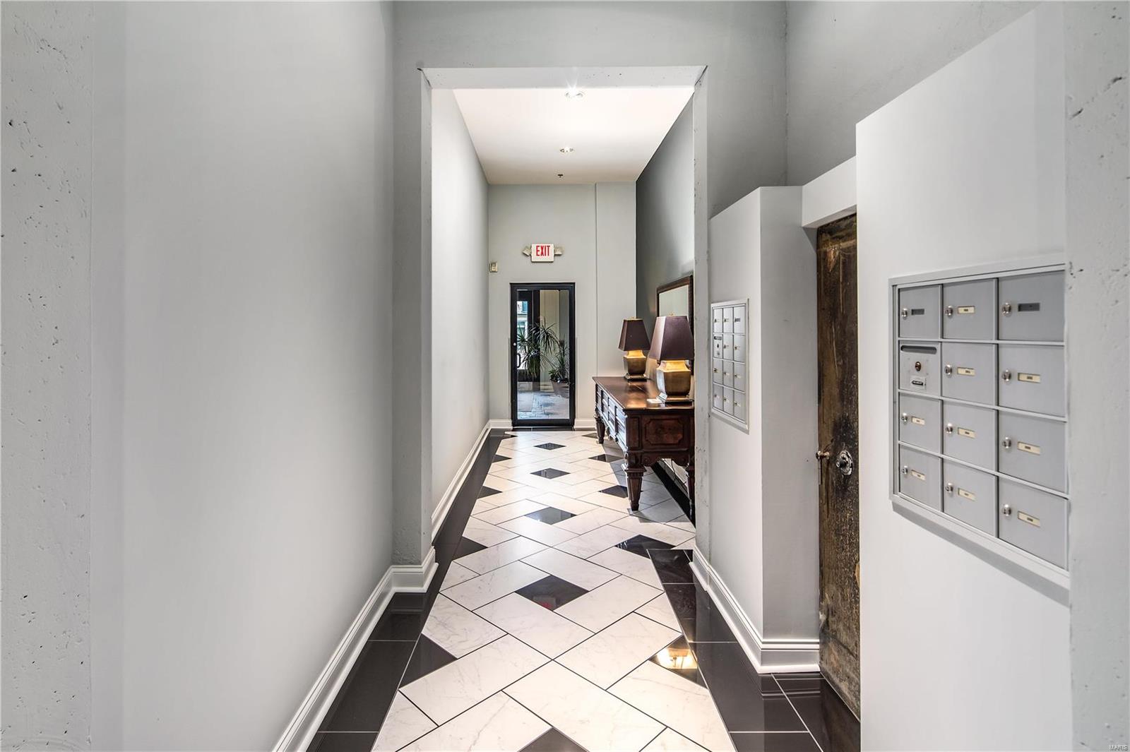4200 Laclede Condo - Residential