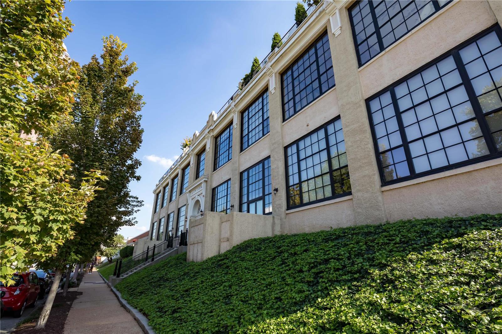 4200 Laclede Condo - Residential