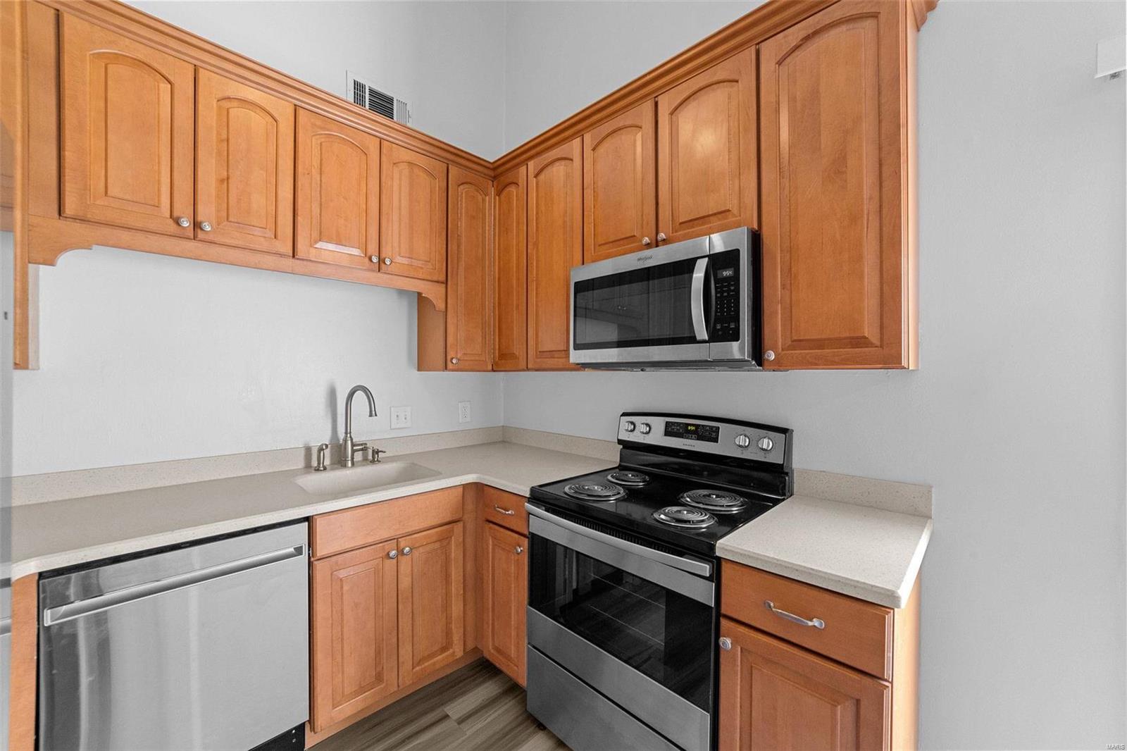 Rolling Hills Country Club Park Sec 1 - Residential Lease