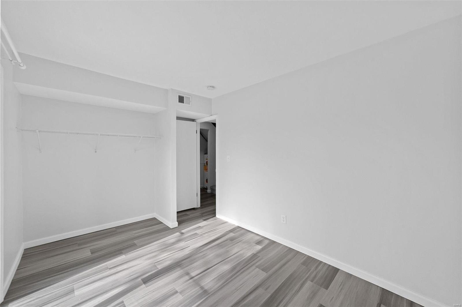 Rolling Hills Country Club Park Sec 1 - Residential Lease