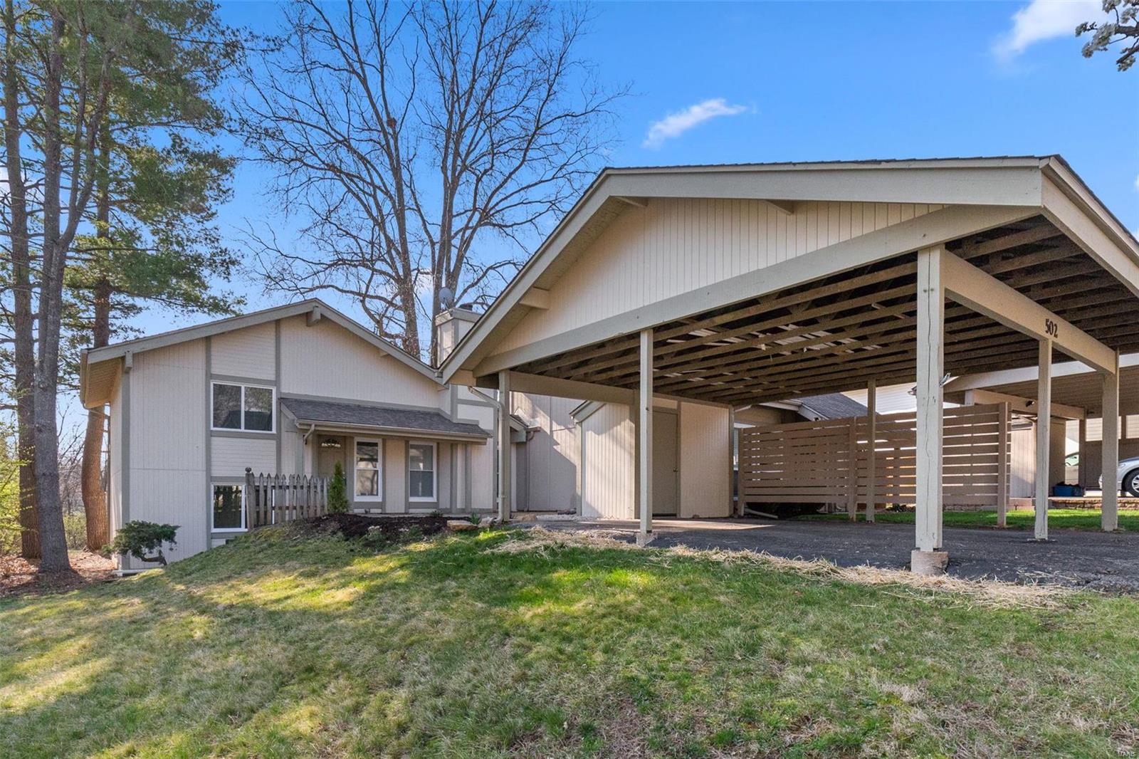Rolling Hills Country Club Park Sec 1 - Residential Lease