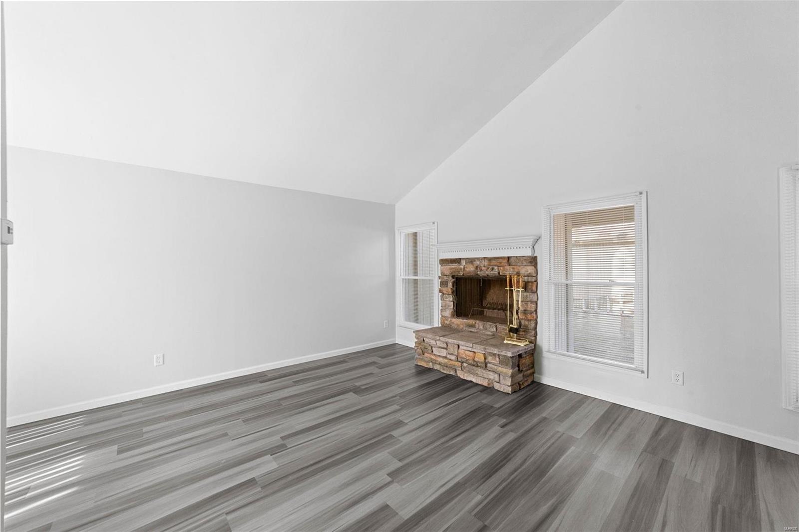 Rolling Hills Country Club Park Sec 1 - Residential Lease