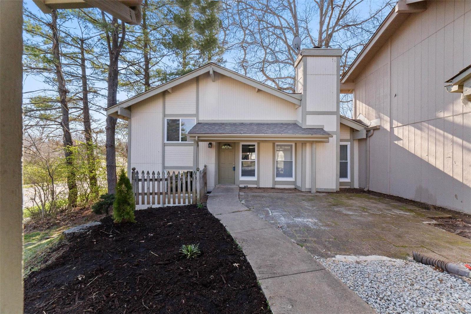 Rolling Hills Country Club Park Sec 1 - Residential Lease