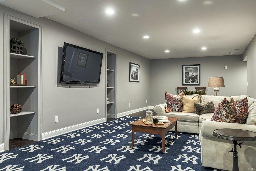 Whitmoor Country Club #9 - Residential