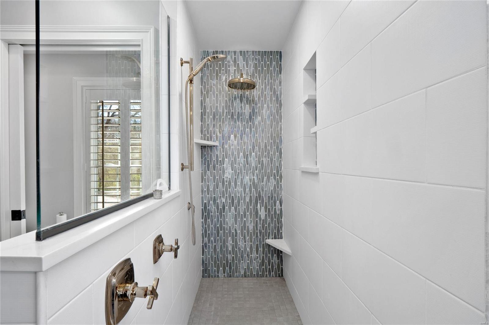 School Land Lt Pt 3 Lt Split Aka Two - Residential