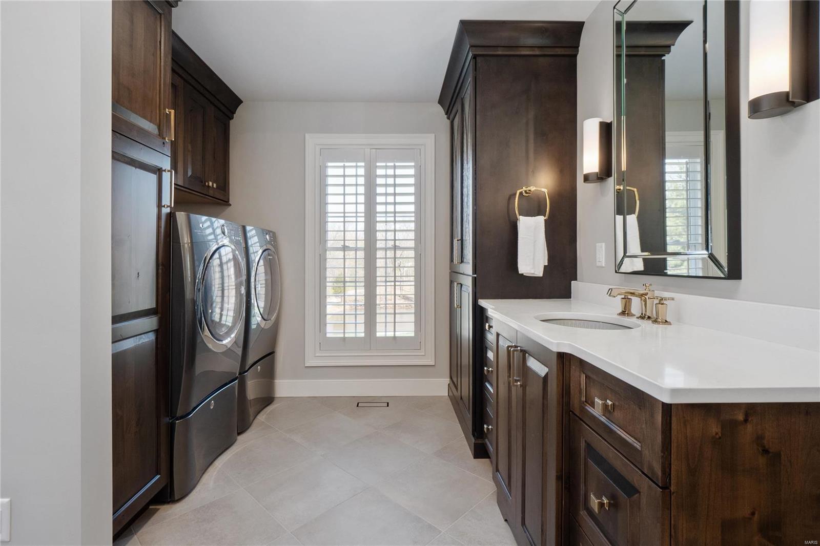 School Land Lt Pt 3 Lt Split Aka Two - Residential