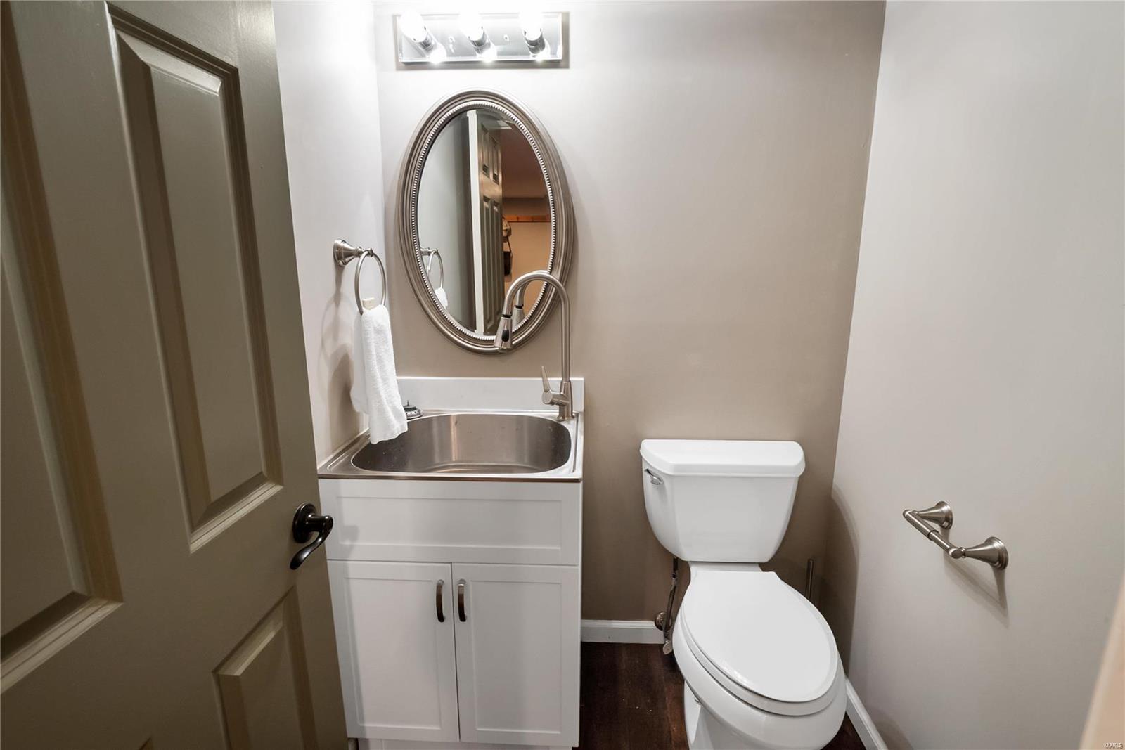 School Land Lt Pt 3 Lt Split Aka Two - Residential