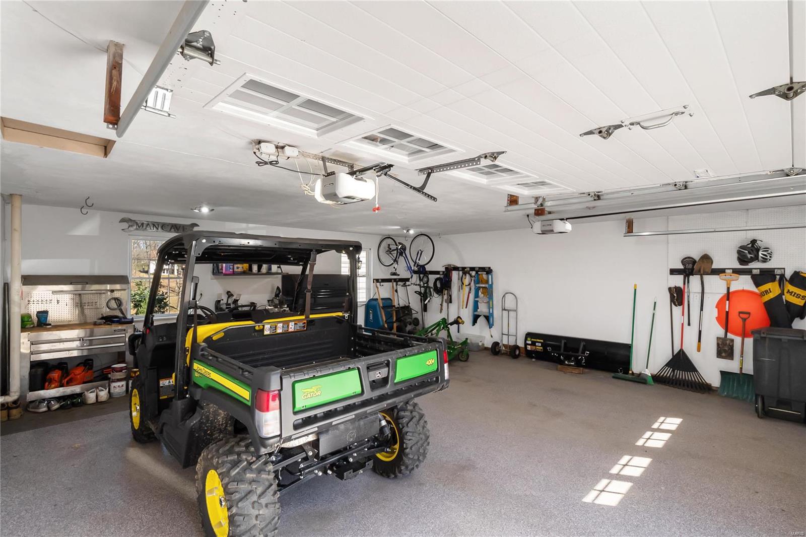 School Land Lt Pt 3 Lt Split Aka Two - Residential