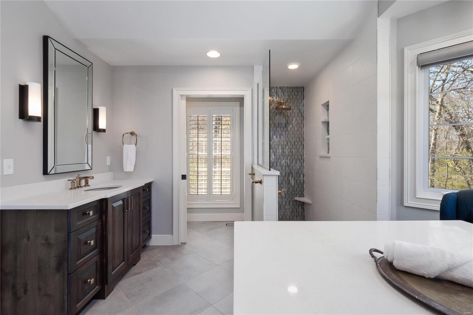 School Land Lt Pt 3 Lt Split Aka Two - Residential