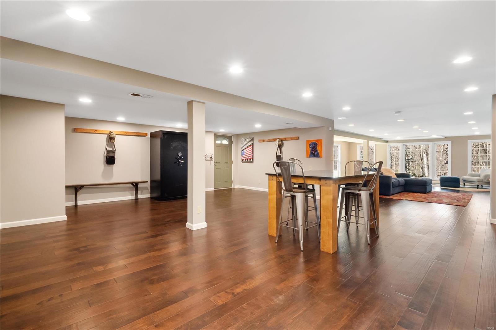 School Land Lt Pt 3 Lt Split Aka Two - Residential