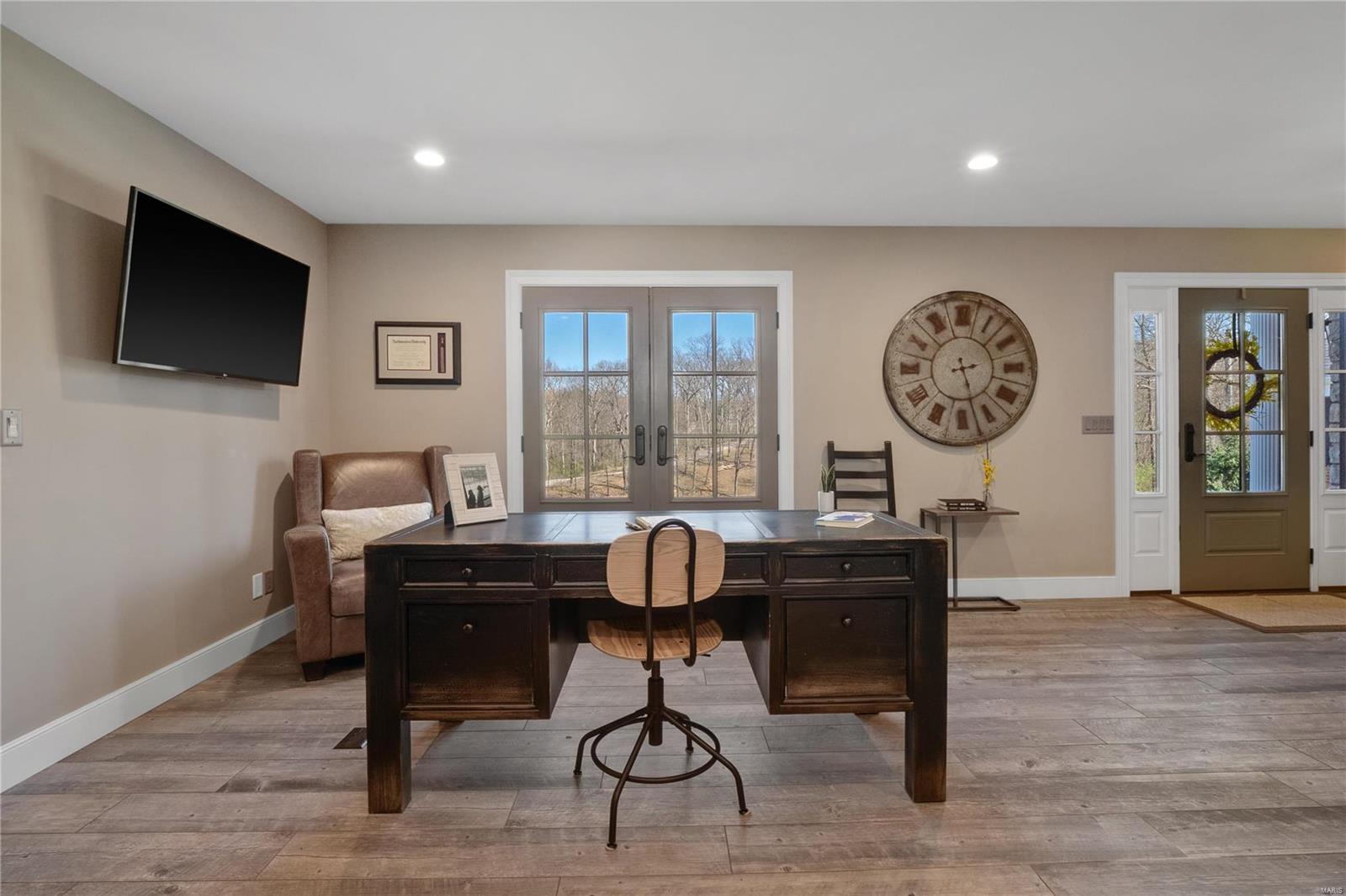 School Land Lt Pt 3 Lt Split Aka Two - Residential