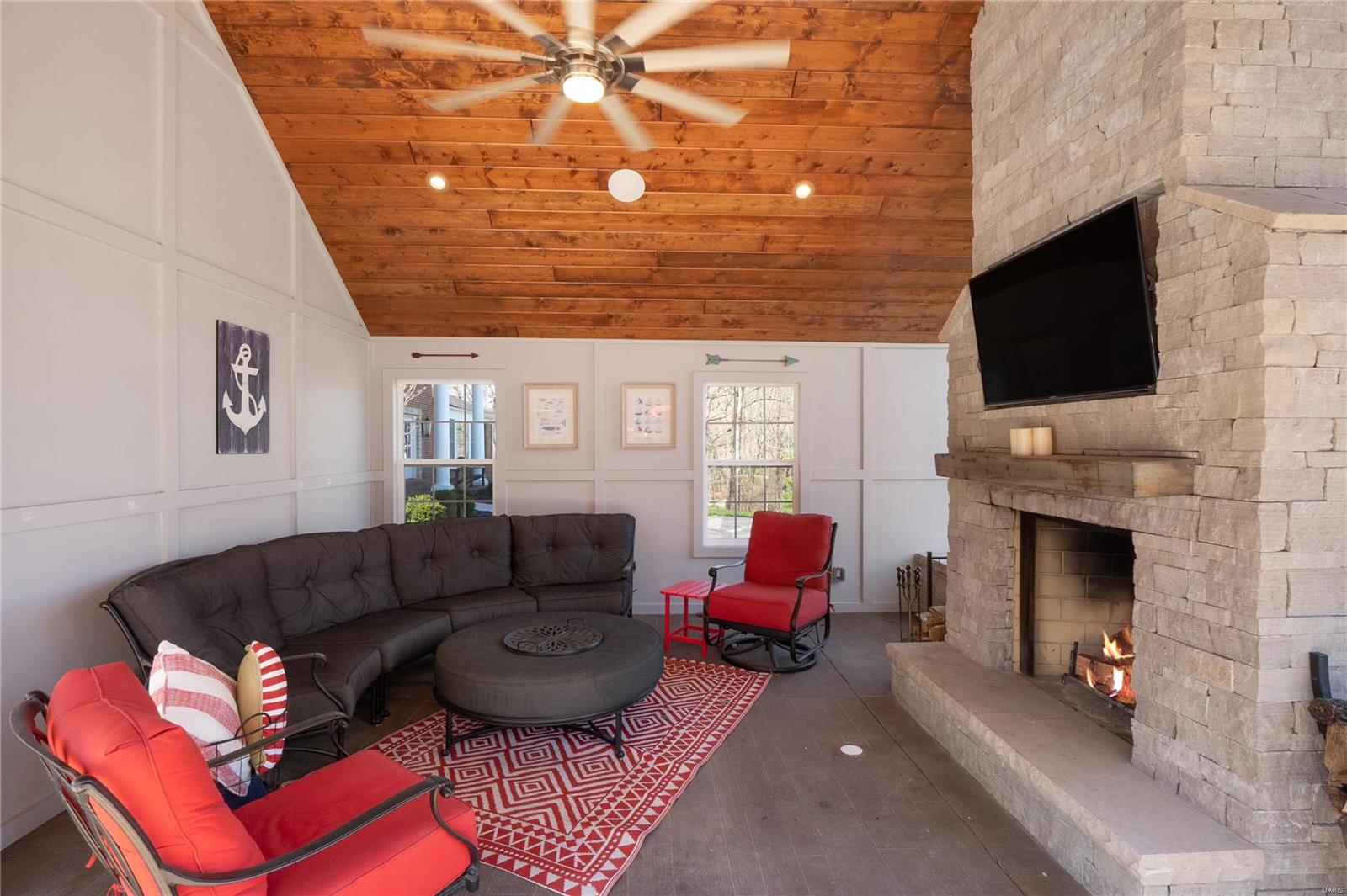 School Land Lt Pt 3 Lt Split Aka Two - Residential