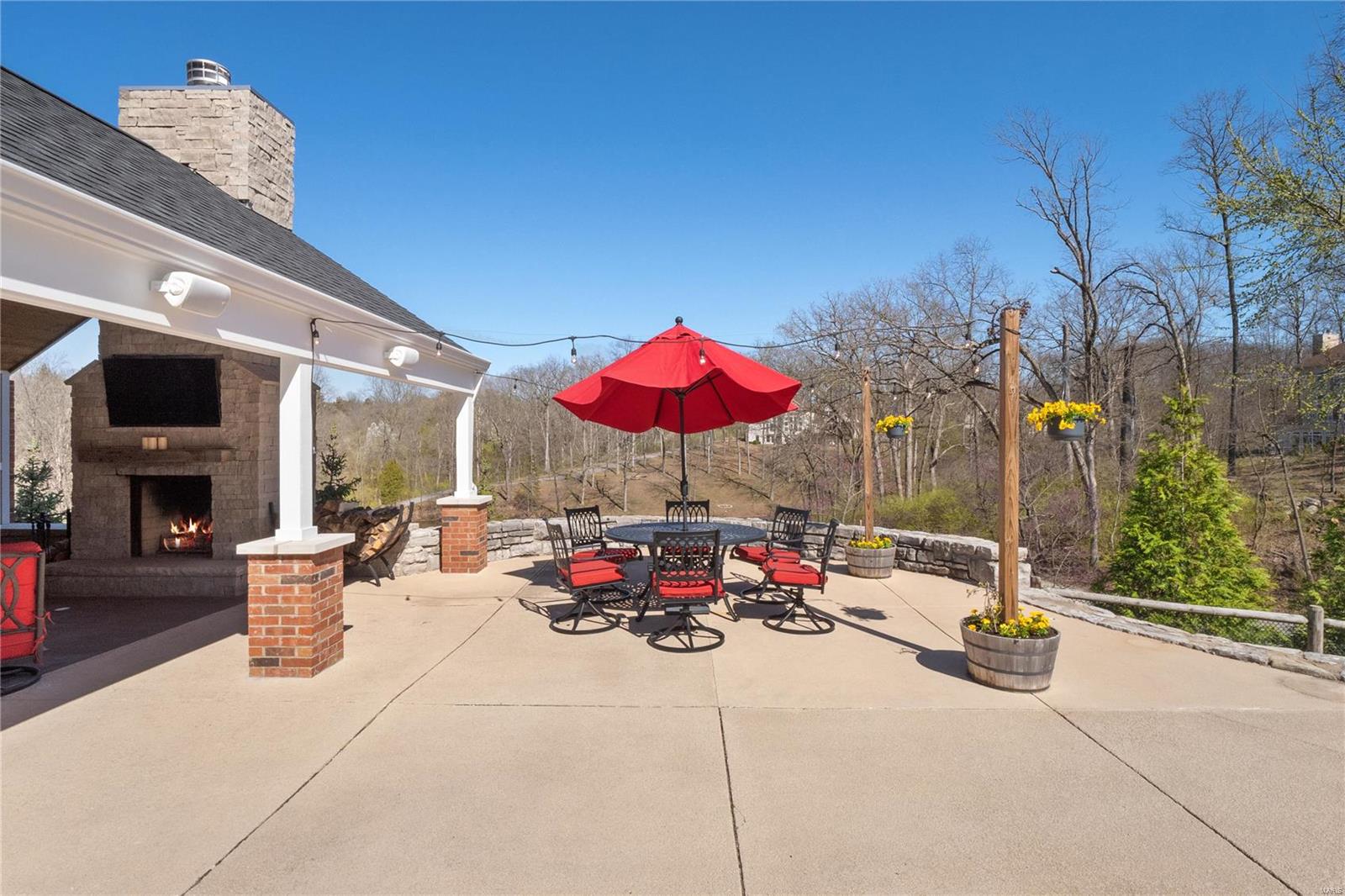 School Land Lt Pt 3 Lt Split Aka Two - Residential