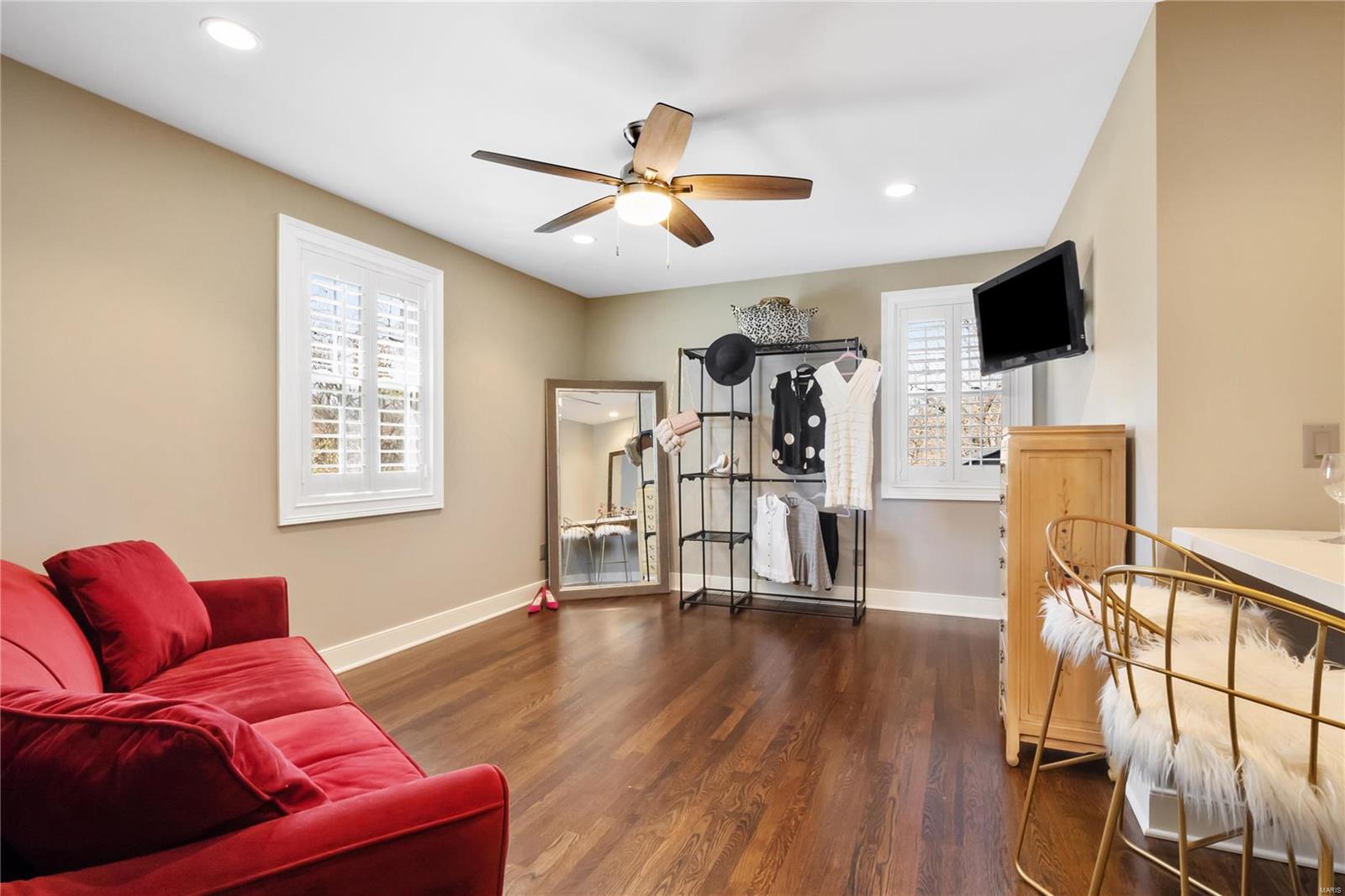 School Land Lt Pt 3 Lt Split Aka Two - Residential