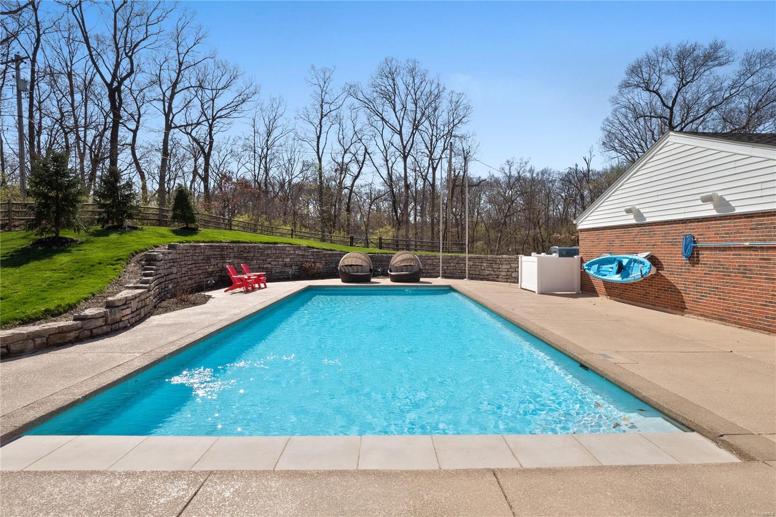 School Land Lt Pt 3 Lt Split Aka Two - Residential