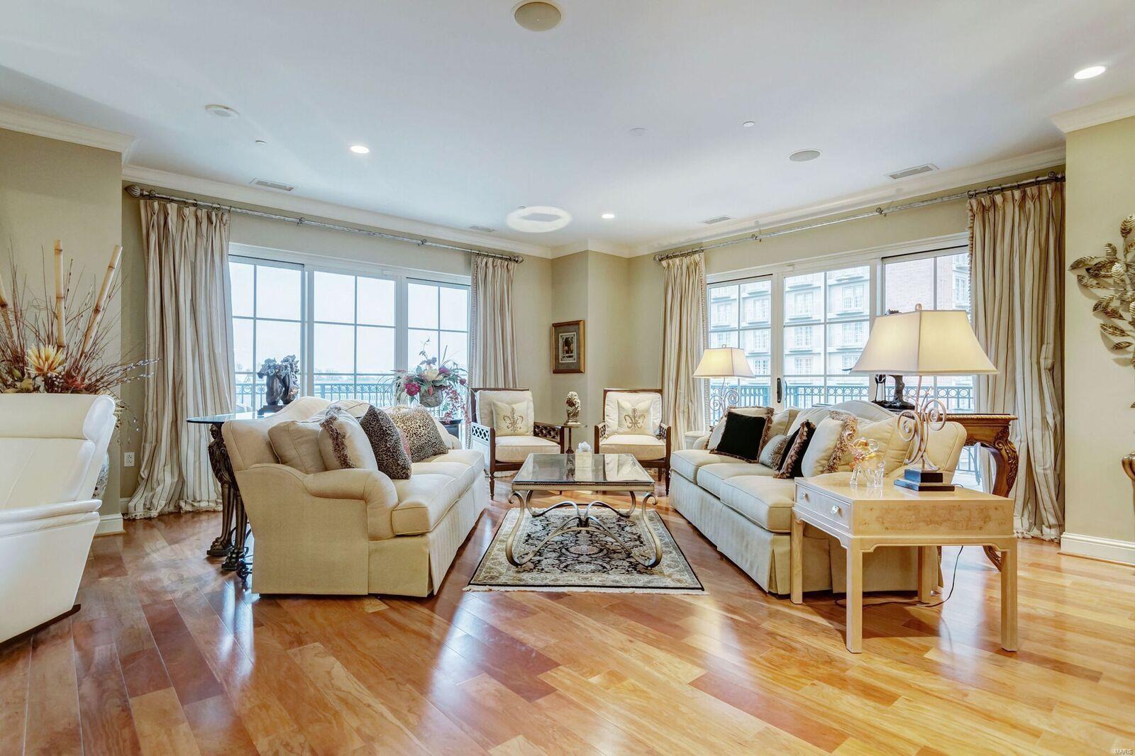 Plaza In Clayton A Condo The - Residential