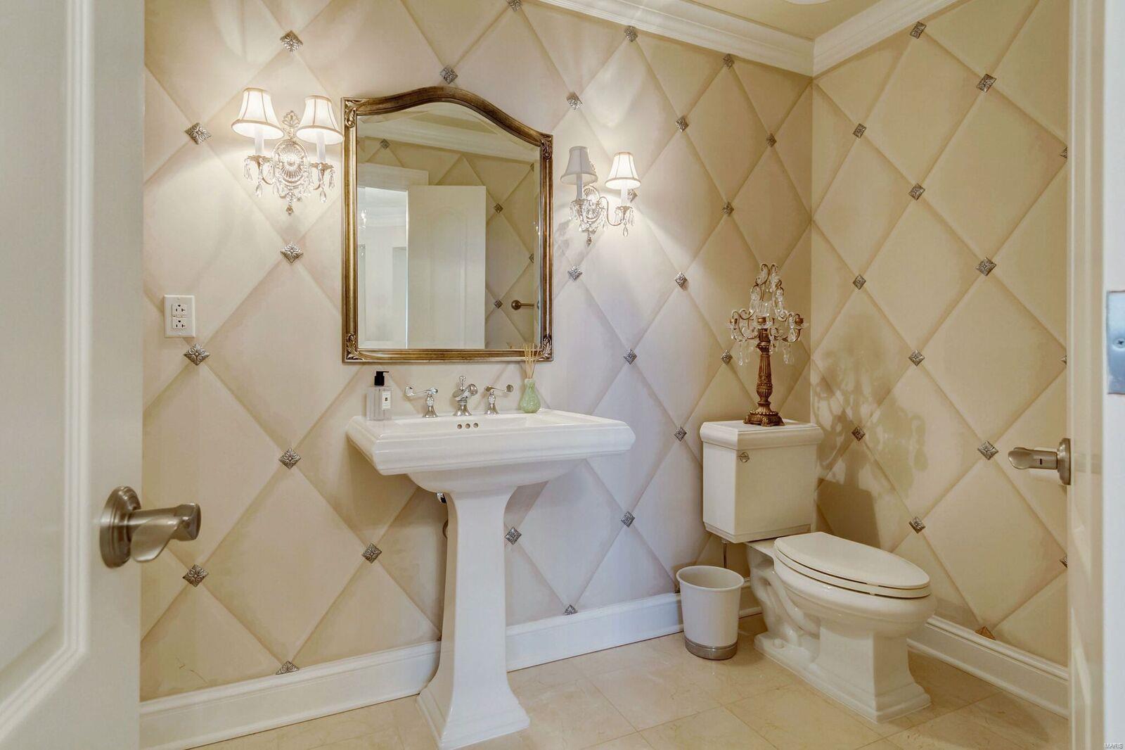 Plaza In Clayton A Condo The - Residential