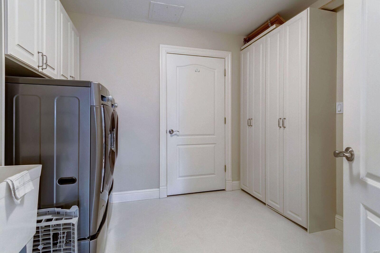 Plaza In Clayton A Condo The - Residential