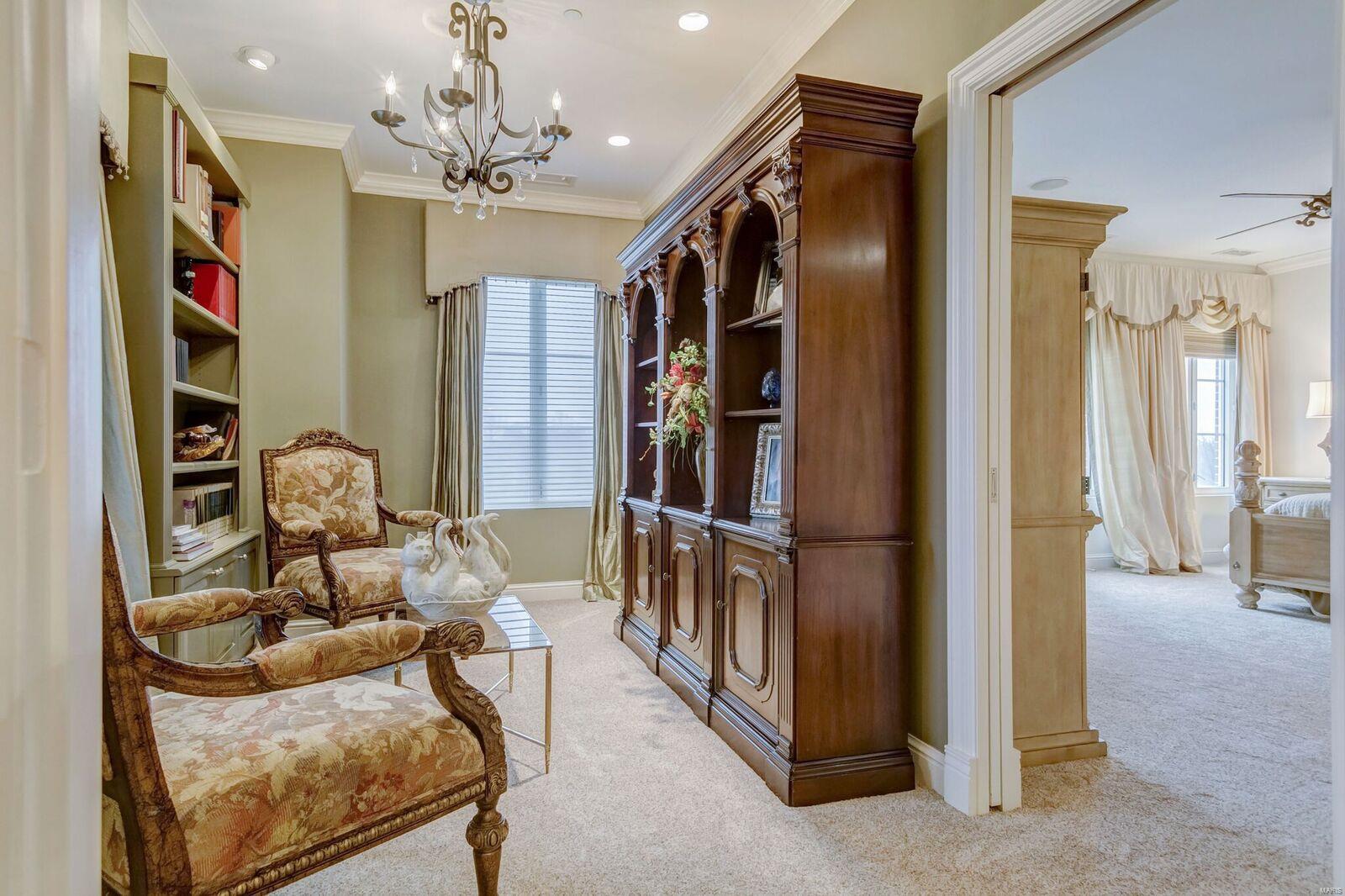 Plaza In Clayton A Condo The - Residential