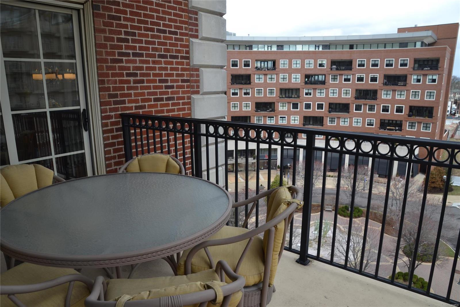 Plaza In Clayton A Condo The - Residential