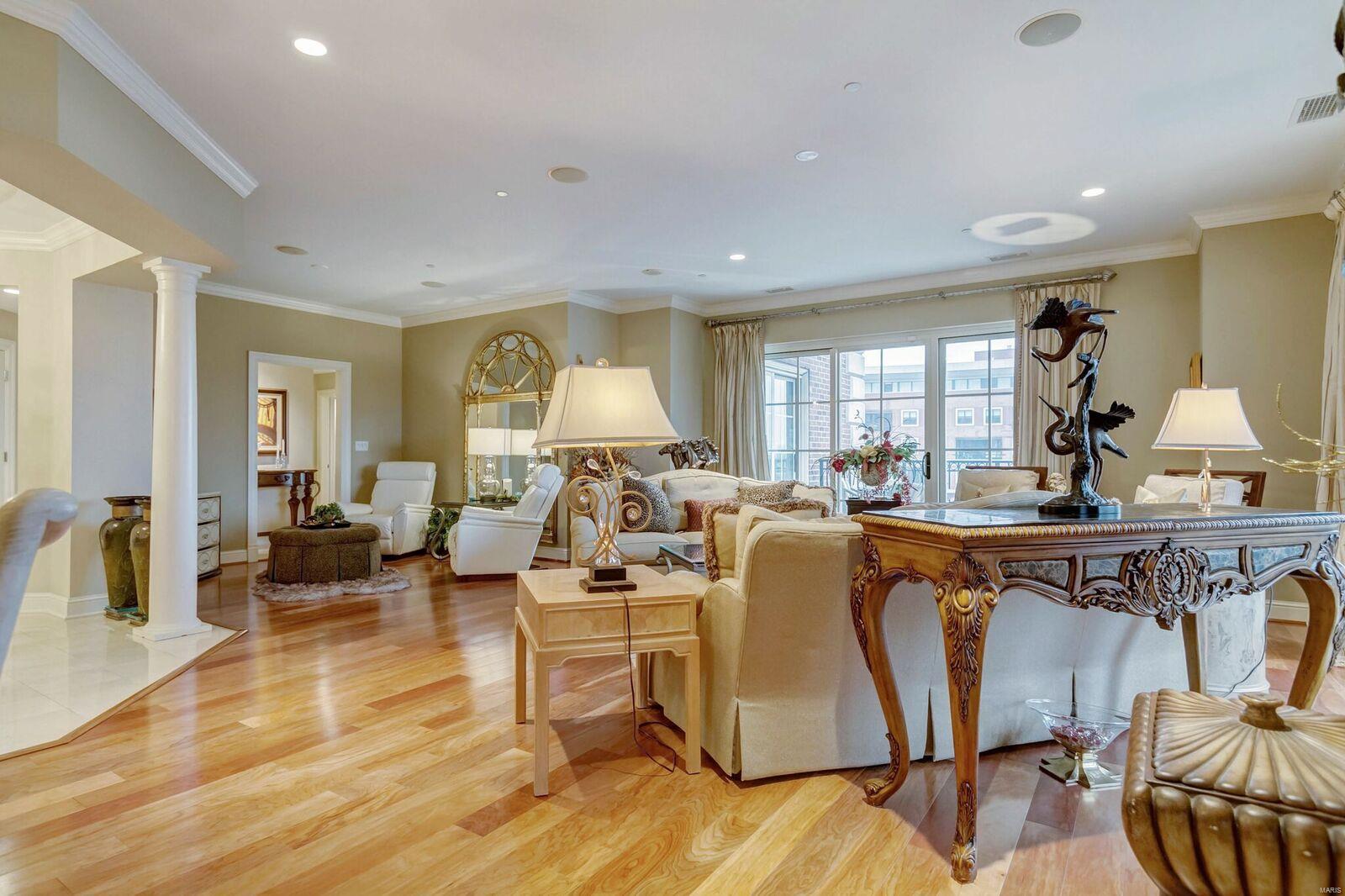 Plaza In Clayton A Condo The - Residential