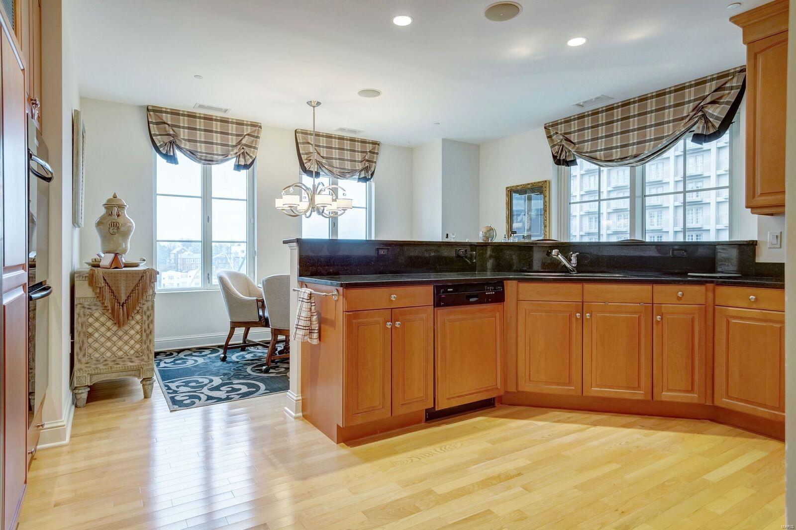 Plaza In Clayton A Condo The - Residential