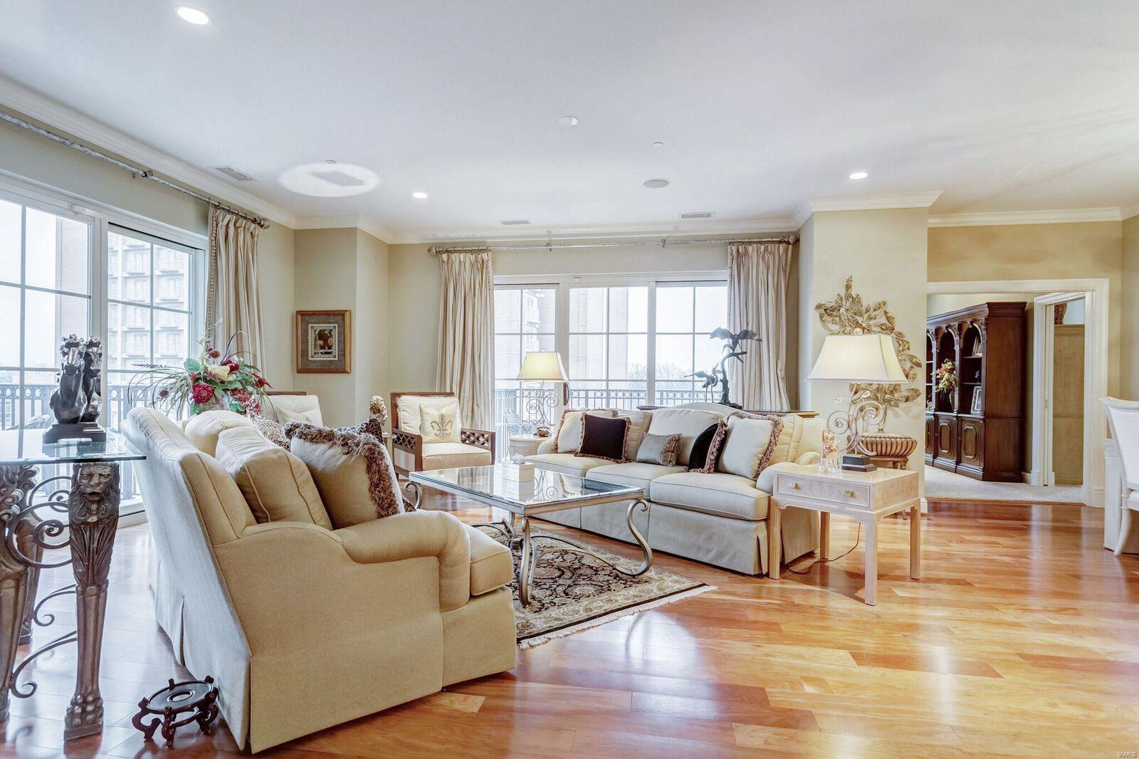 Plaza In Clayton A Condo The - Residential