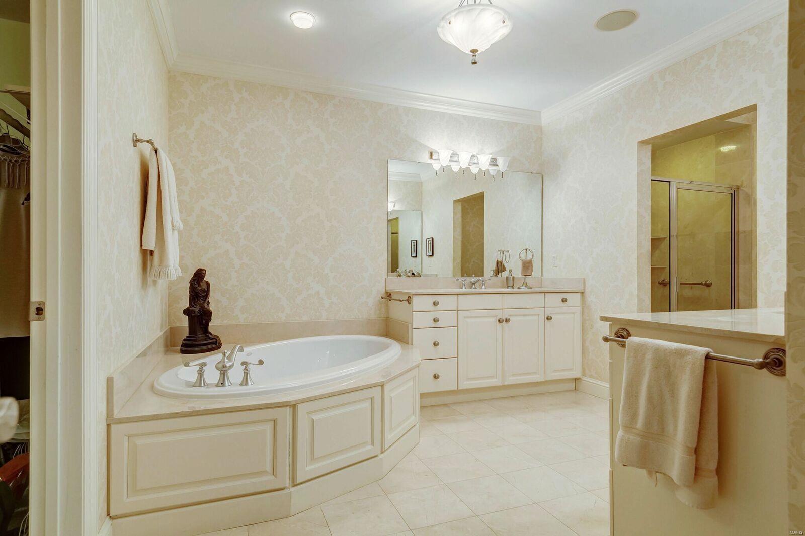 Plaza In Clayton A Condo The - Residential