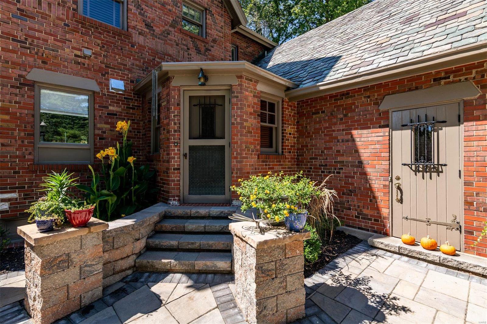 La Hacienda - Residential