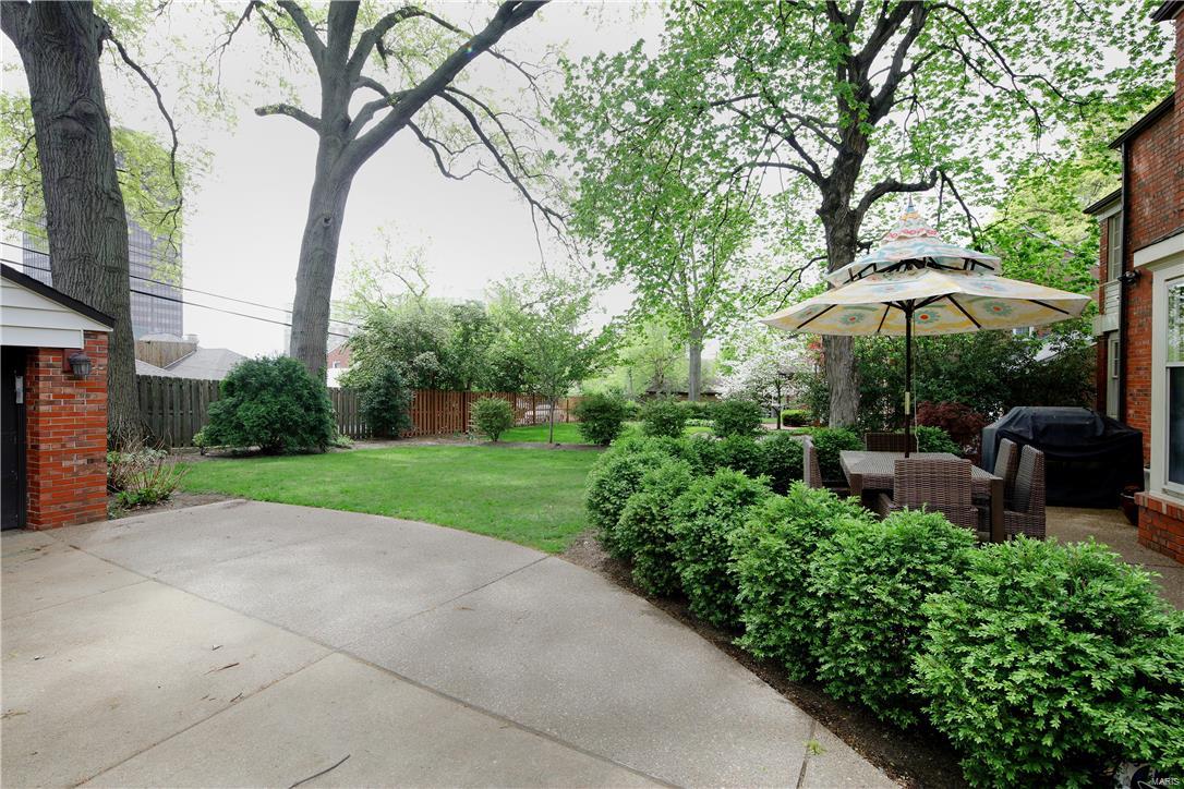 Davis Place - Residential