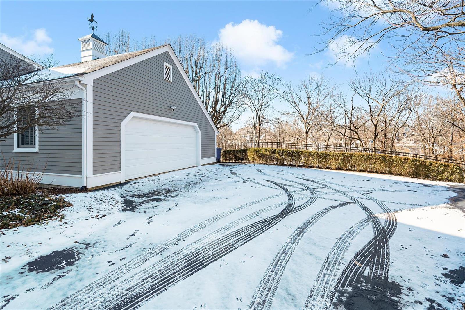 Twin Farms Road - Residential