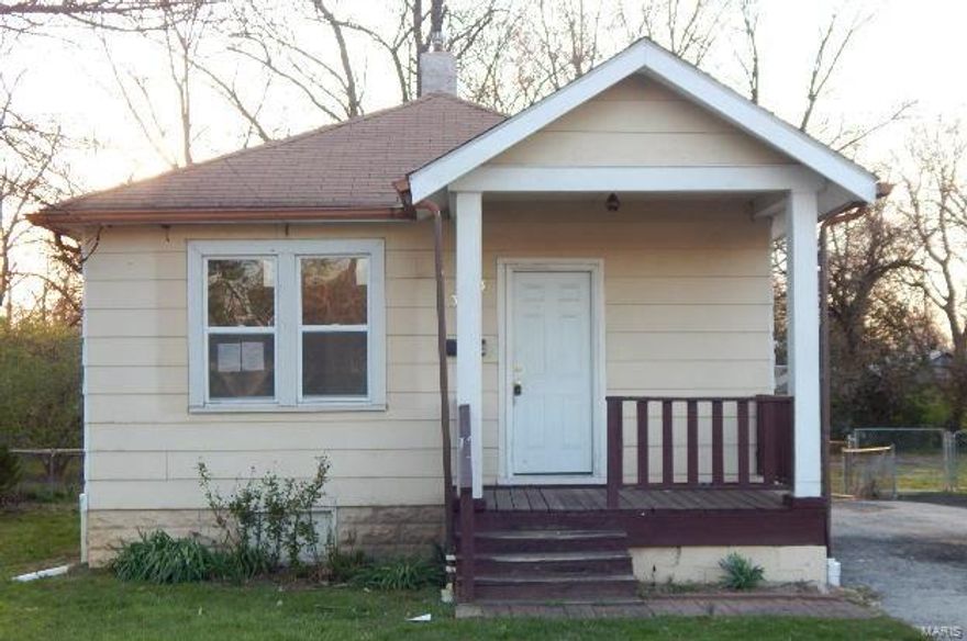 Don’t miss this spacious 2 bedroom 1 bath home with over 700 square feet!! Home features oversized kitchen with separate dining area, spacious floor plan, and large lot!! This home is waiting for your finishing touches!! HUD acquired property. All purchasers welcome to bid. Open to all purchasers without preference after bid deadline. HUD homes are Sold As Is. All utilities are turned OFF. Please use discretion when showing and bring a flashlight. SpecialListingConditions: Foreclosure