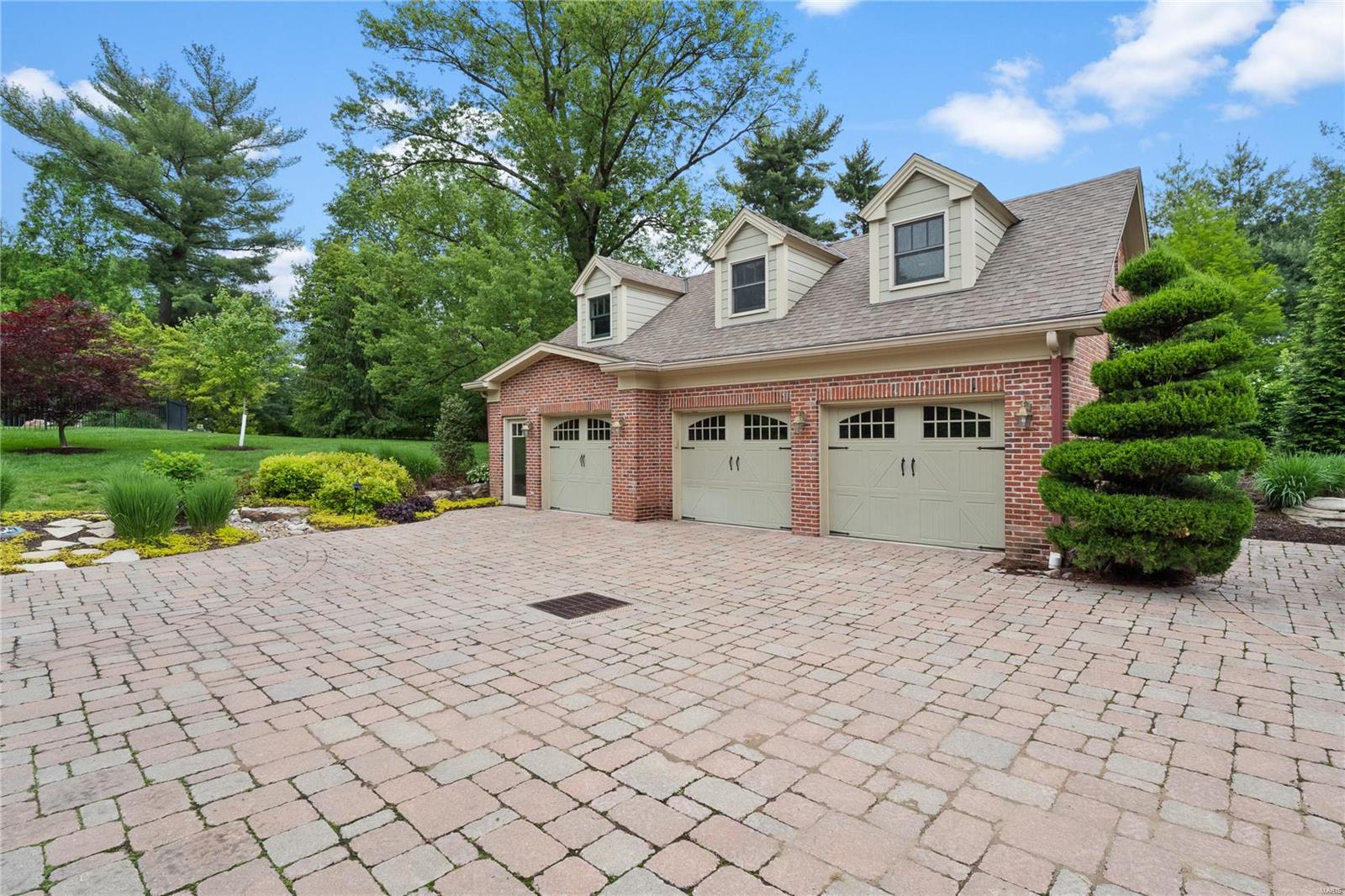 TWIN SPRINGS ESTATES - Residential