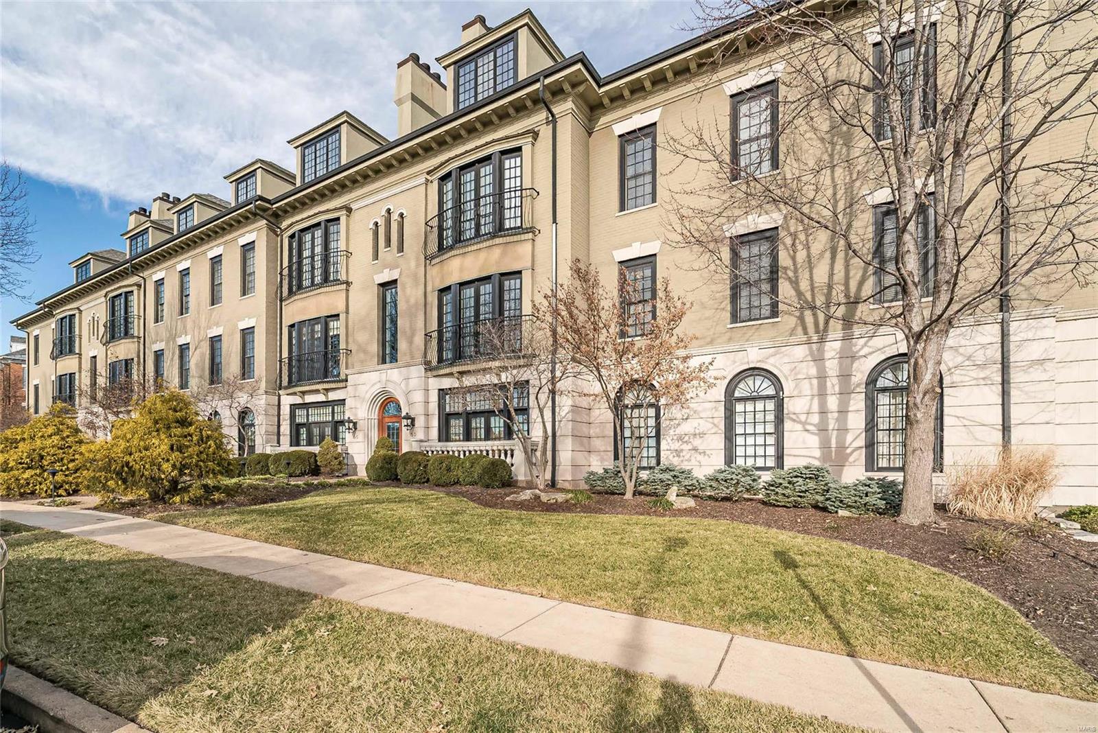 Shaw Place Condo - Residential