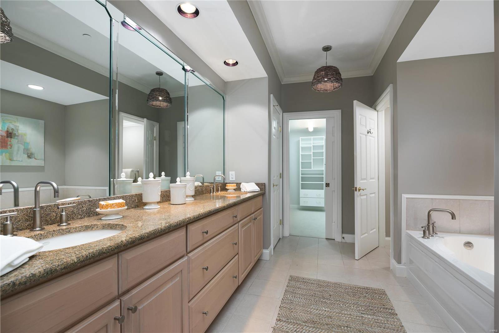 Shaw Place Condo - Residential