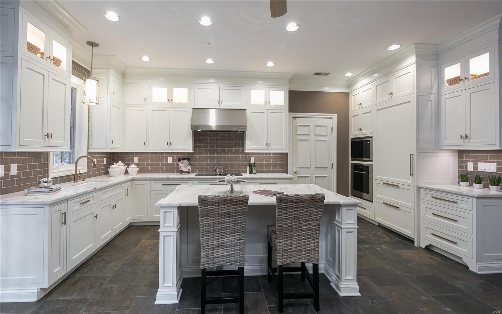 Shaw Place Condo - Residential