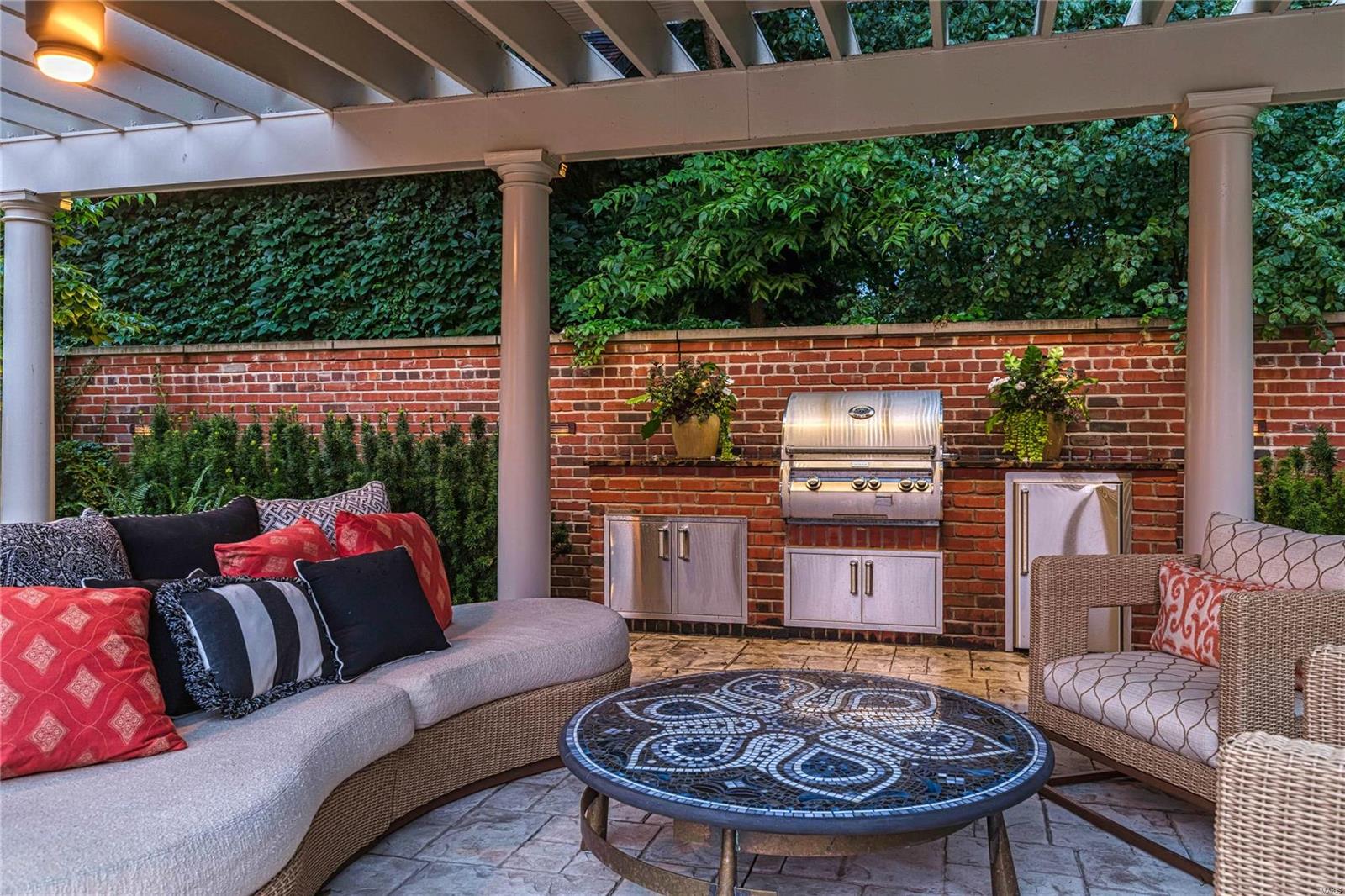 Westmoreland Place - Residential