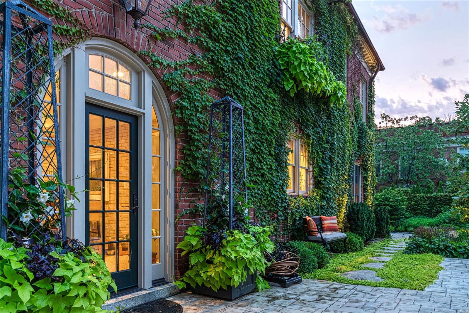 Westmoreland Place - Residential