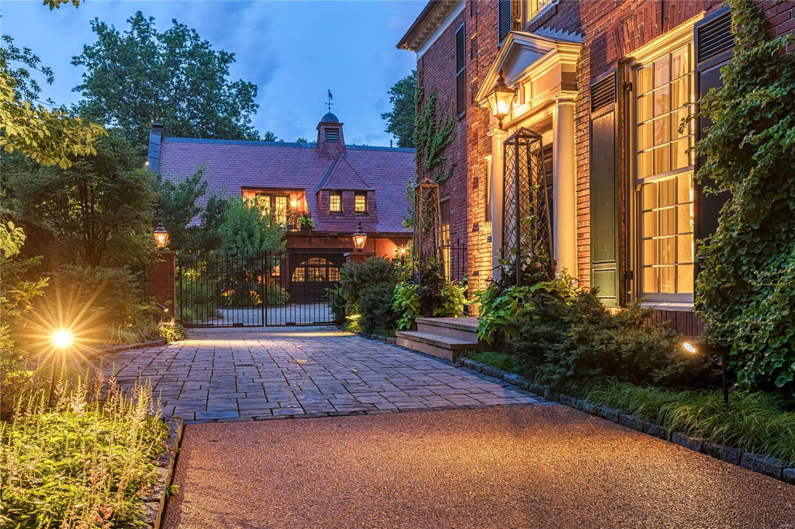 Westmoreland Place - Residential